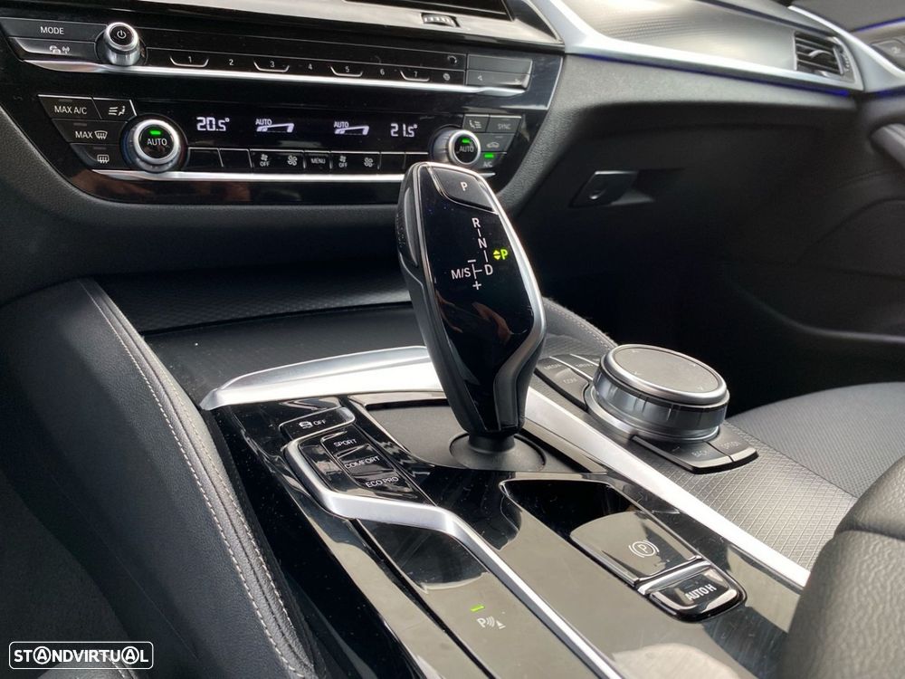 BMW 520 d Pack Desportivo M Auto - 11