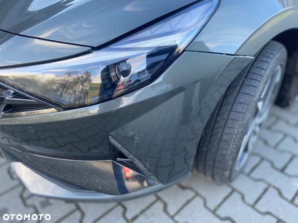Hyundai Elantra 1.6 Executive CVT - 25