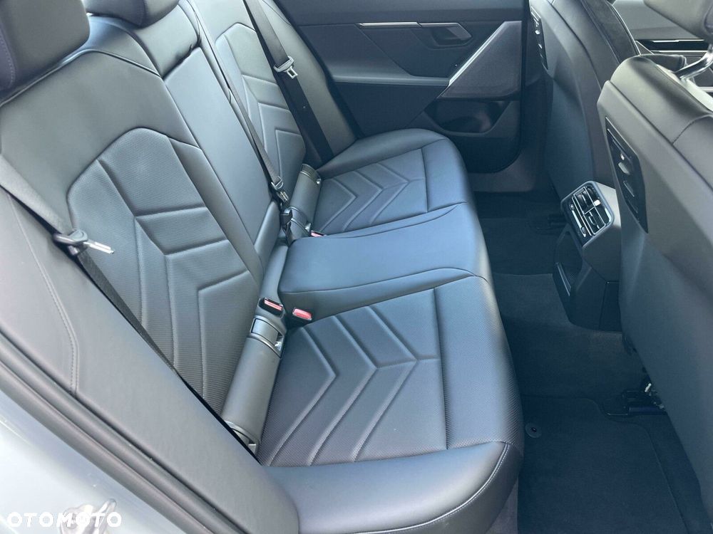 BMW Seria 5 520d xDrive mHEV M Sport - 18