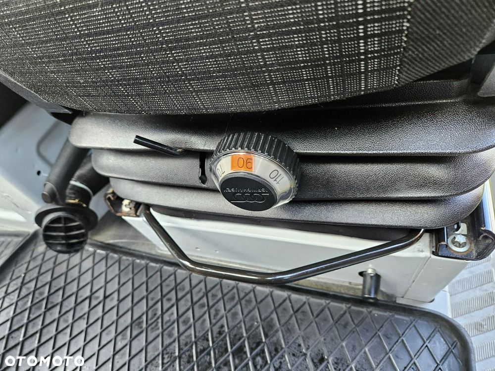 Mercedes-Benz Sprinter - 23