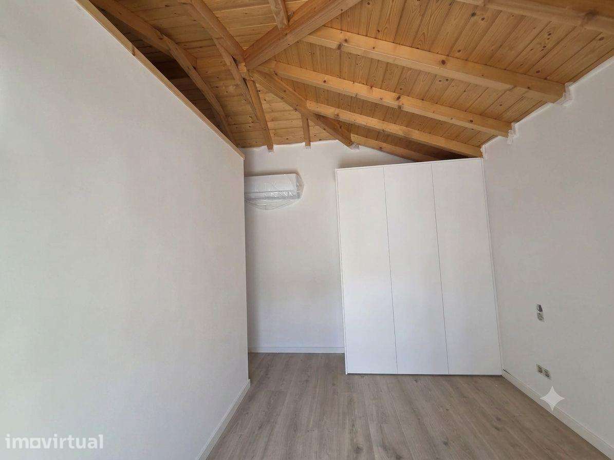 Moradia T1 Totalmente Renovada e Equipada  em Janas - Grande imagem: 5/10