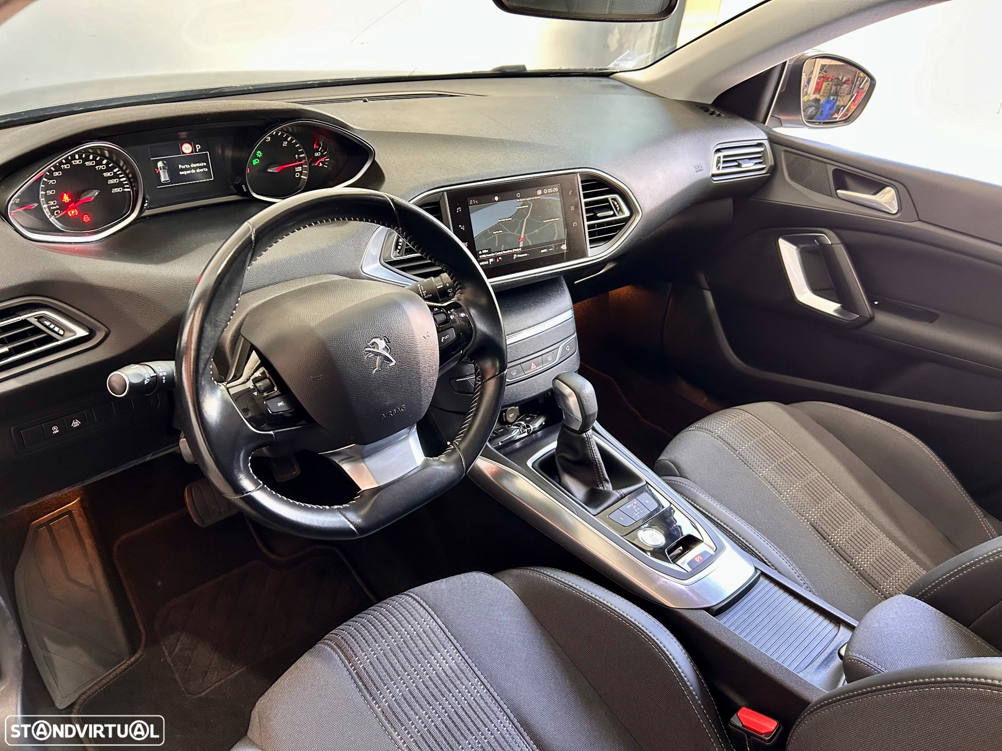 Peugeot 308 SW BlueHDi 120 EAT6 Stop & Start Active - 27