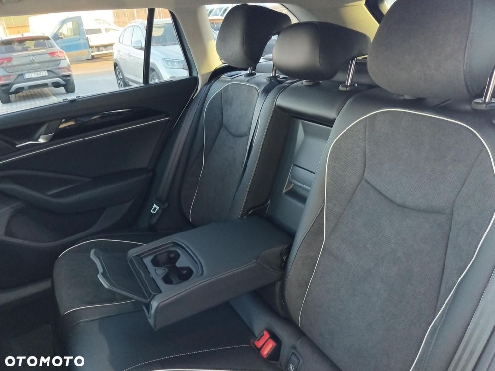Volkswagen Passat - 24