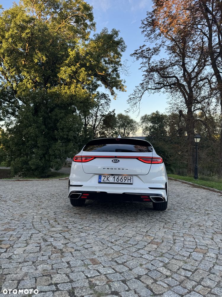 Kia ProCeed - 2