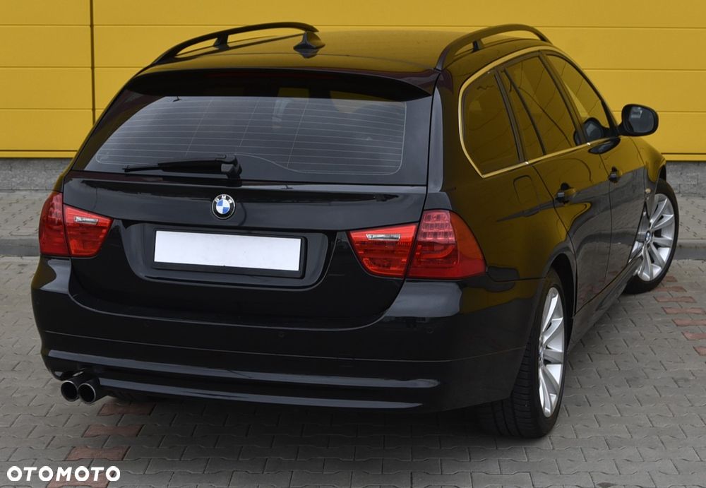 BMW Seria 3 325xi - 11