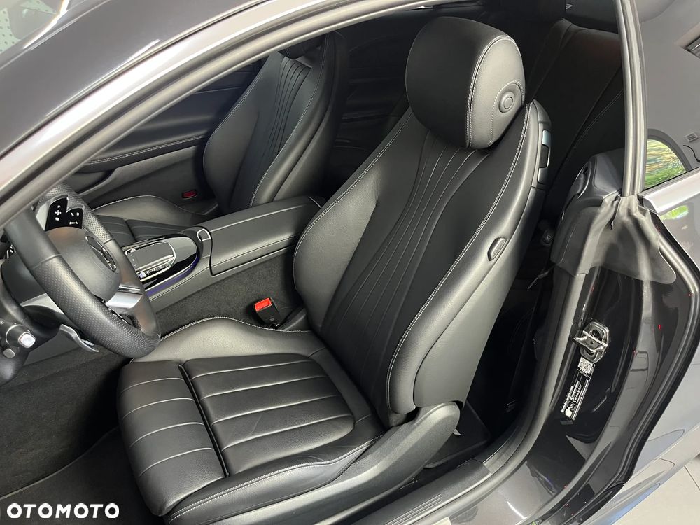 Mercedes-Benz Klasa E 220 d Coupe 9G-TRONIC AMG Line - 17