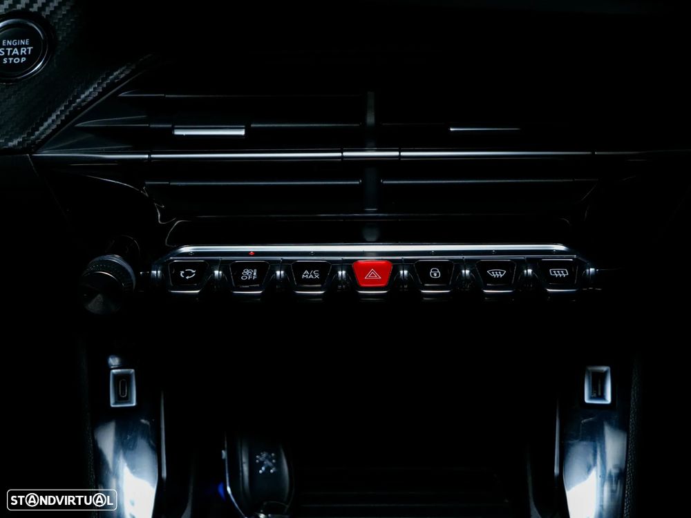 Peugeot e-2008 Allure+ - 17