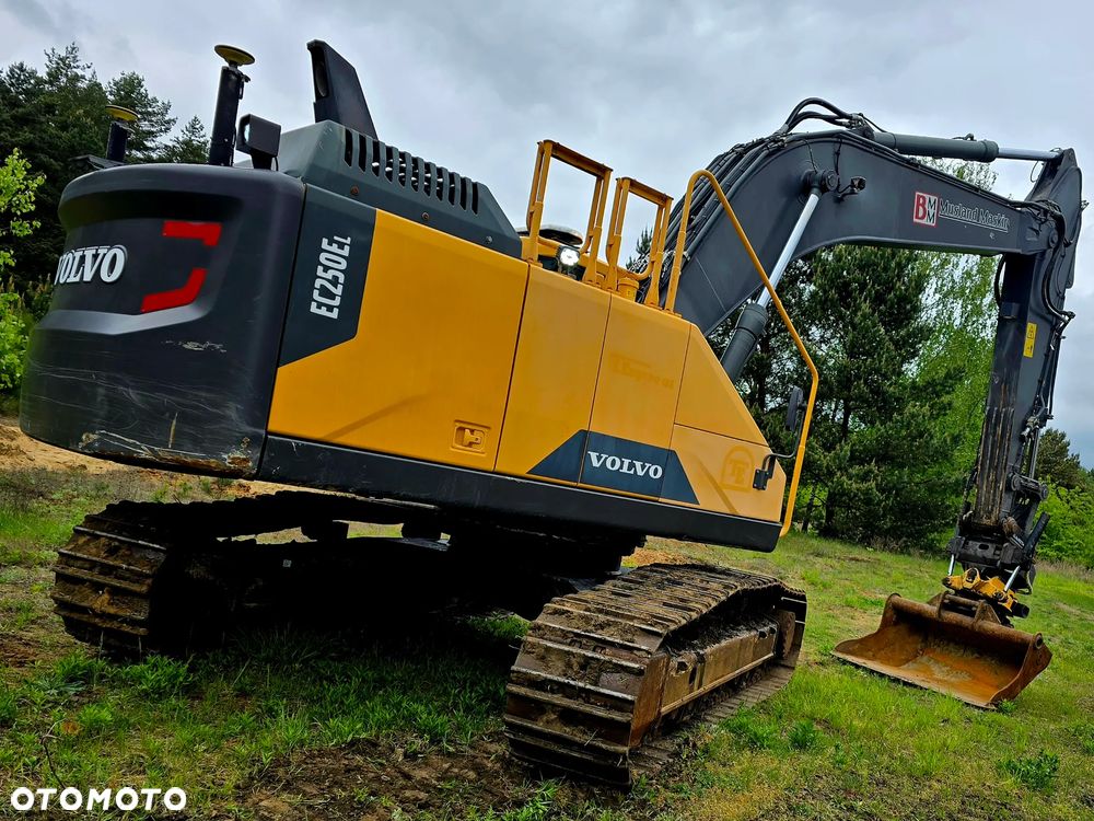 Volvo EC 250 EL - 10