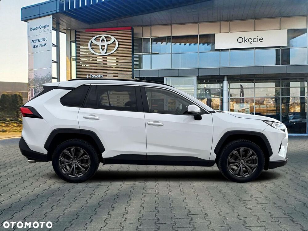 Toyota RAV4 - 6