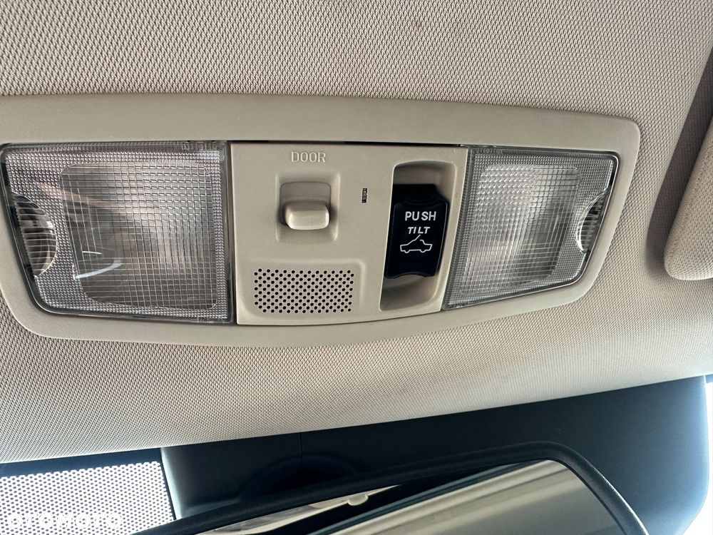 Mitsubishi Outlander 2.0 4WD Top - 27