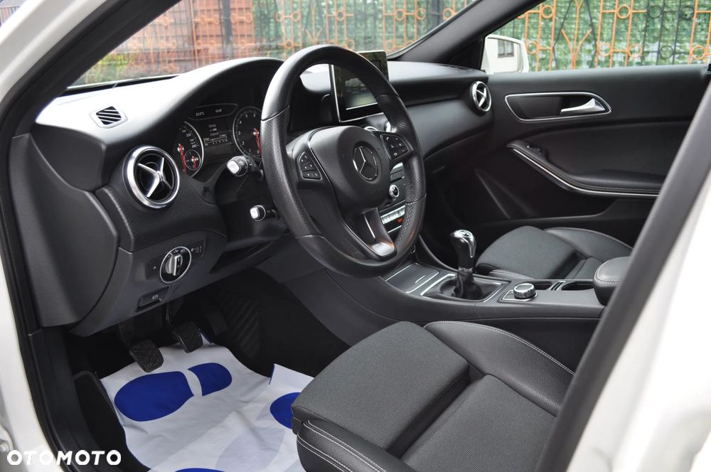 Mercedes-Benz Klasa A 180 AMG Line - 12