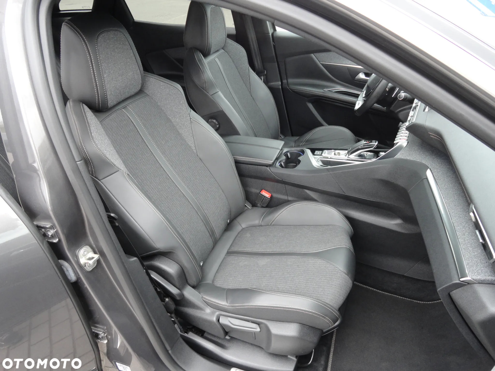 Peugeot 3008 1.5 BlueHDi GT S&S EAT8 - 11