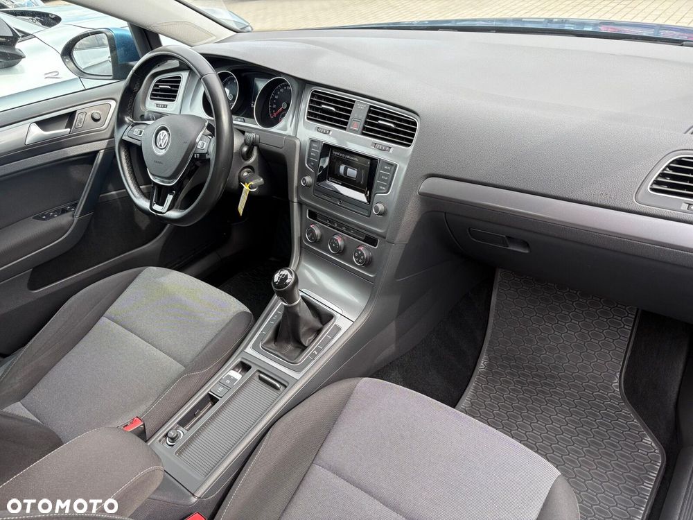 Volkswagen Golf - 16