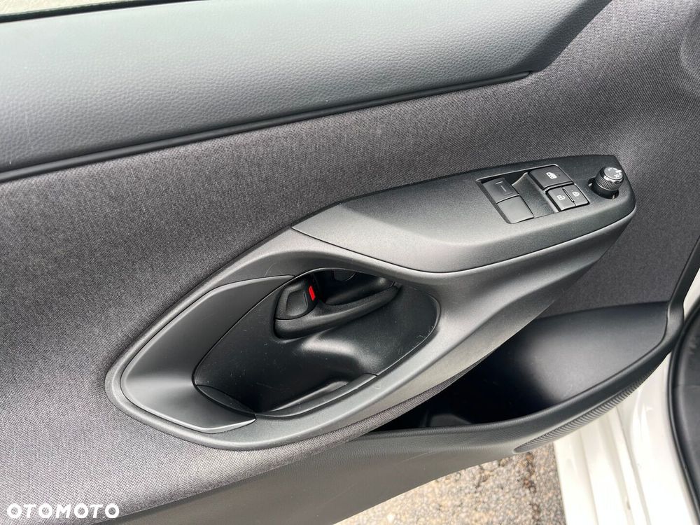 Toyota Yaris - 24