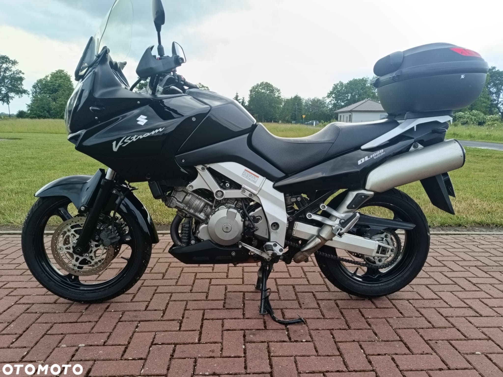Suzuki V-STROM - 1