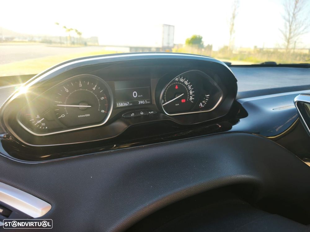 Peugeot 208 1.6 e-HDi Allure - 9