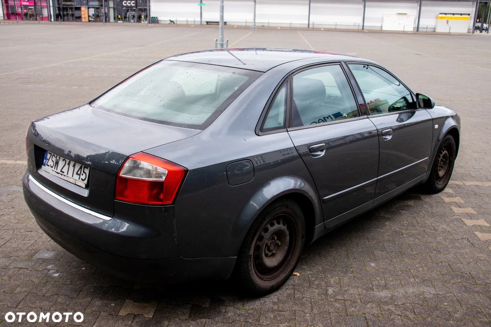 Audi A4 Limousine - 5