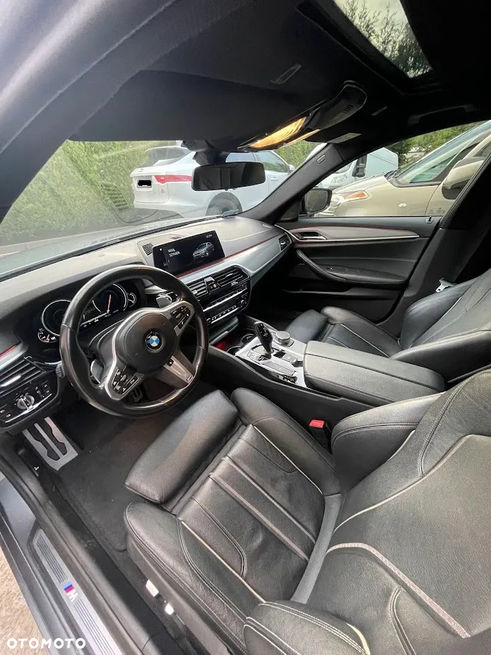 BMW Seria 5 520d M Sport - 4