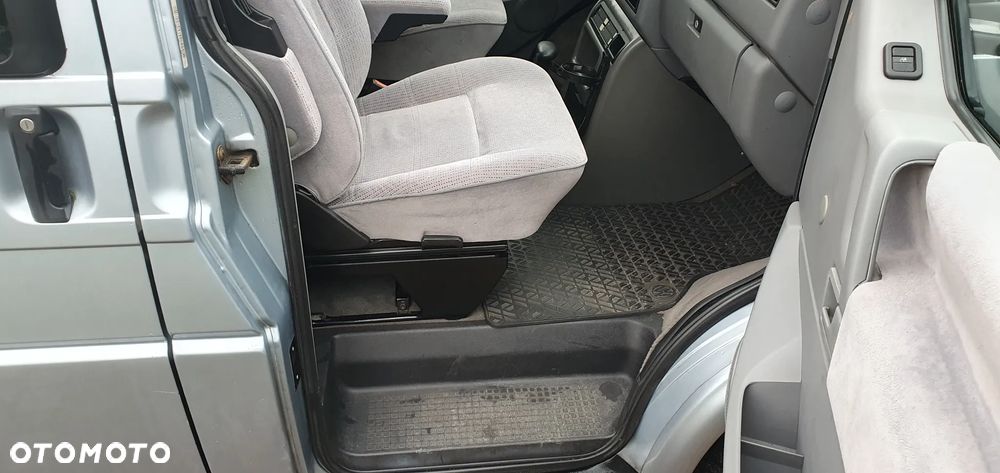 Volkswagen Transporter - 22