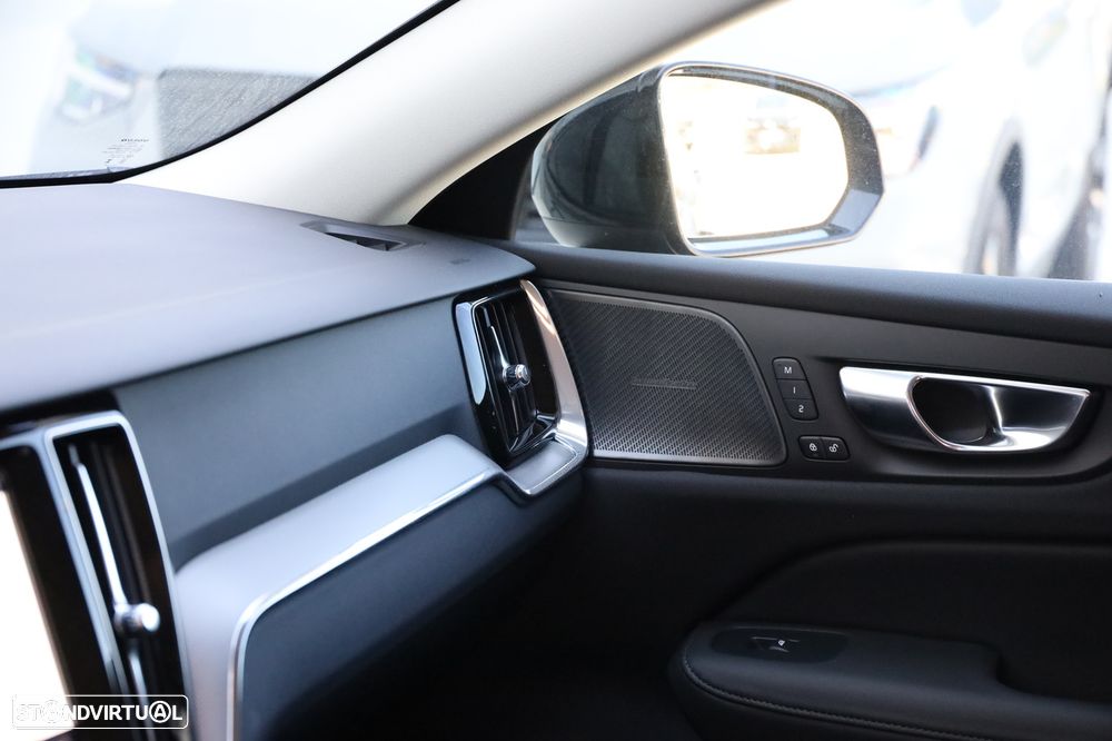 Volvo V60 2.0 T6 AWD TE Plus Dark - 16