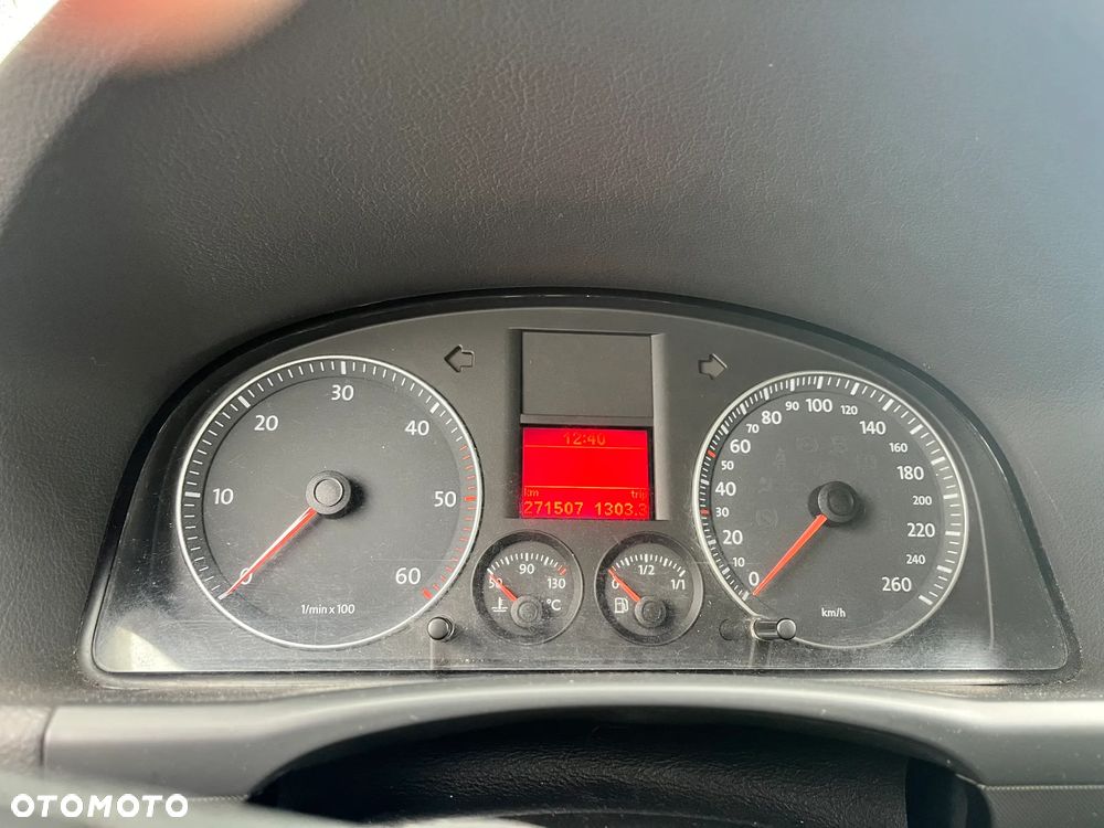 Volkswagen Touran - 8