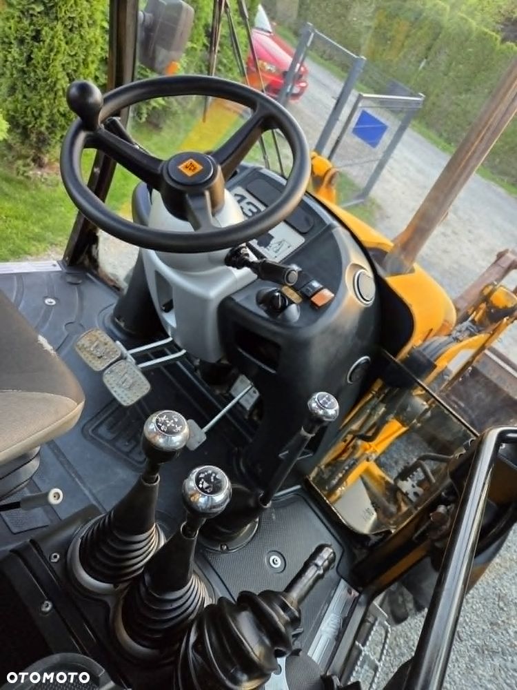 JCB 3CX - 18