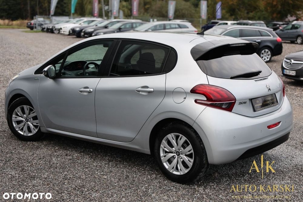 Peugeot 208 - 13