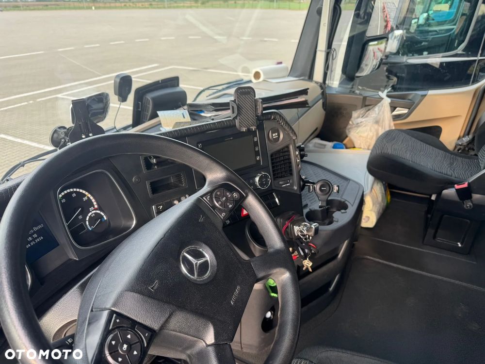 Mercedes-Benz ACTROS - 16