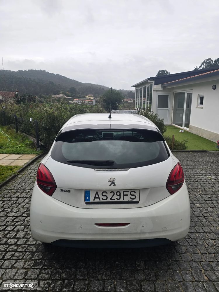 Peugeot 208 BlueHDi 100 Active Pack - 4