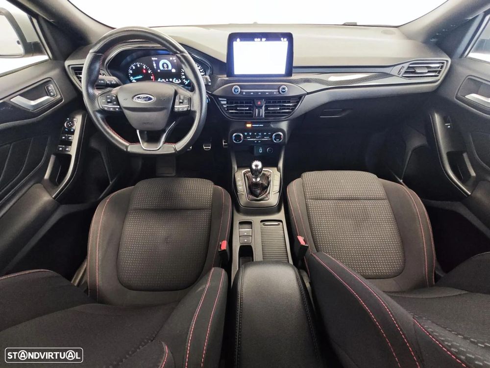 Ford Focus 1.0 EcoBoost ST-Line - 46