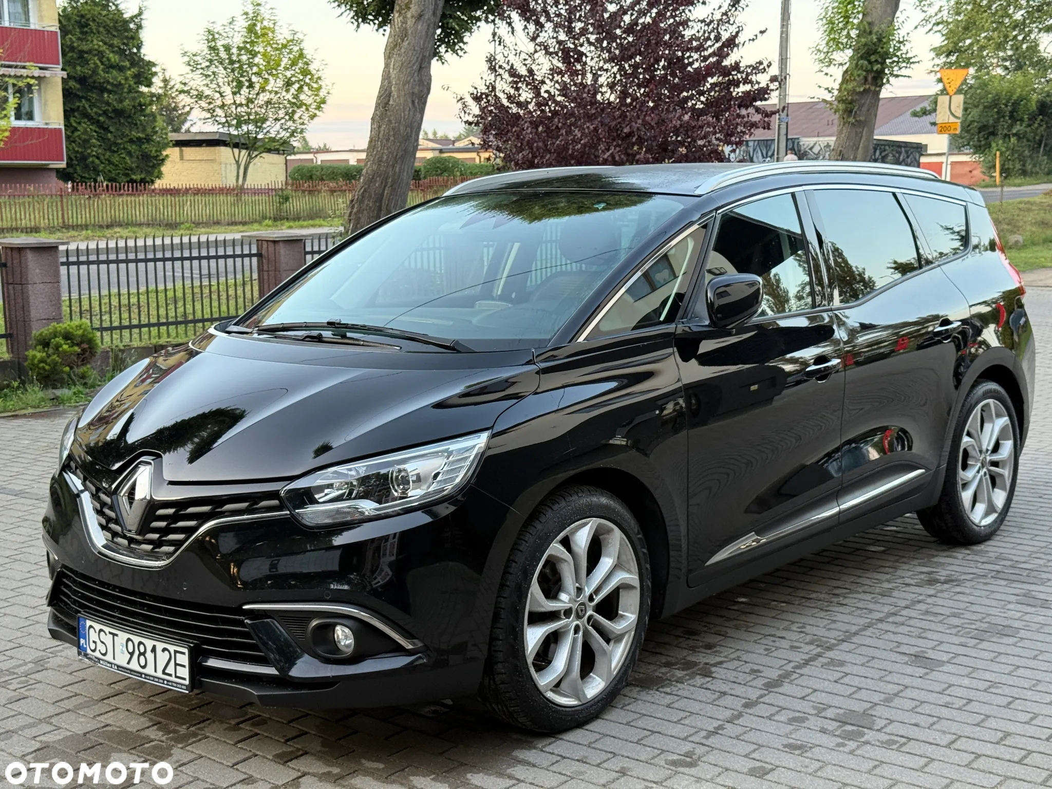 Renault Grand Scenic BLUE dCi 120 EDC BUSINESS EDITION - 4