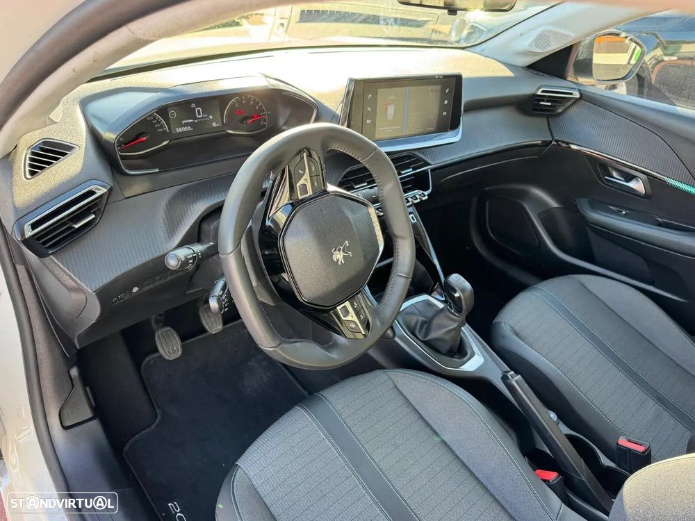 Peugeot 208 - 21