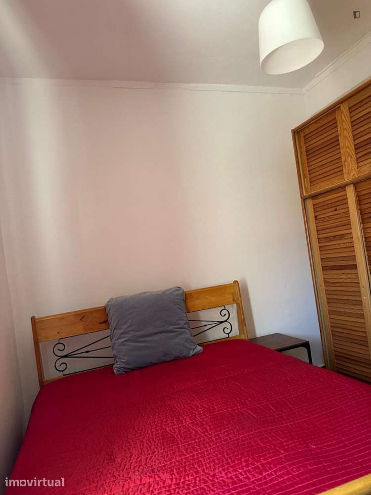 Quarto - localizado em Lisbon - Grande imagem: 5/18