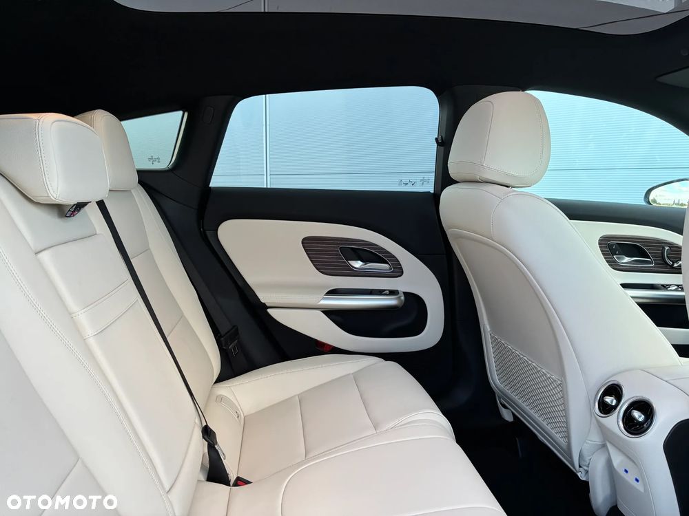 Mercedes-Benz CLA 200 mHEV 8G-DCT - 6