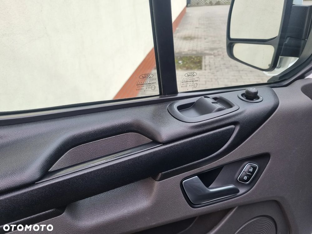 Ford Transit Custom - 12