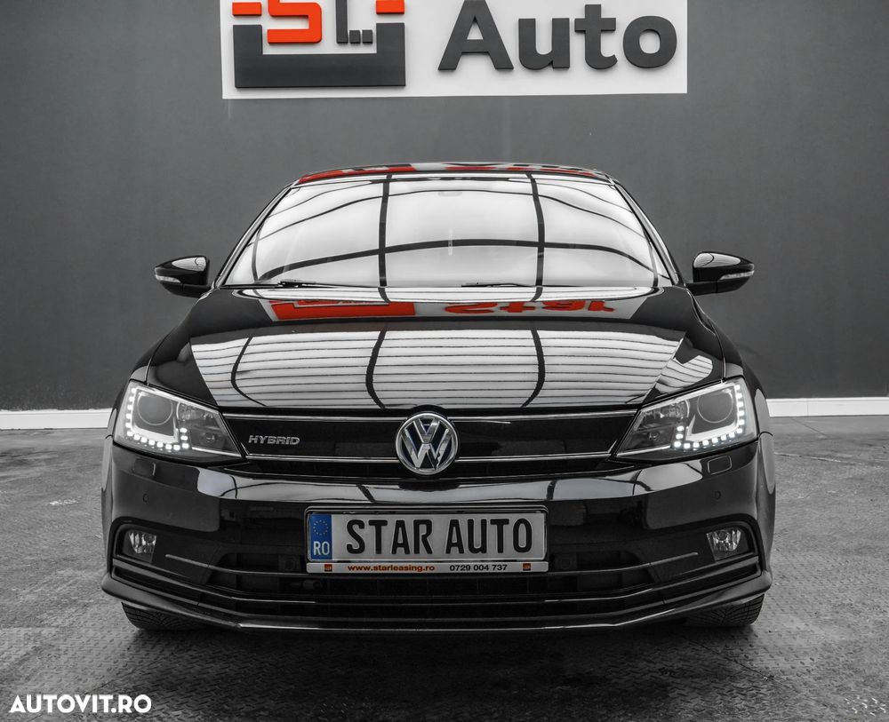 Volkswagen Jetta - 2