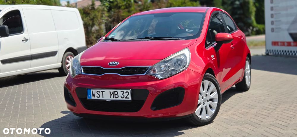 Kia Rio 1.2 Fifa World Cup Edition - 3
