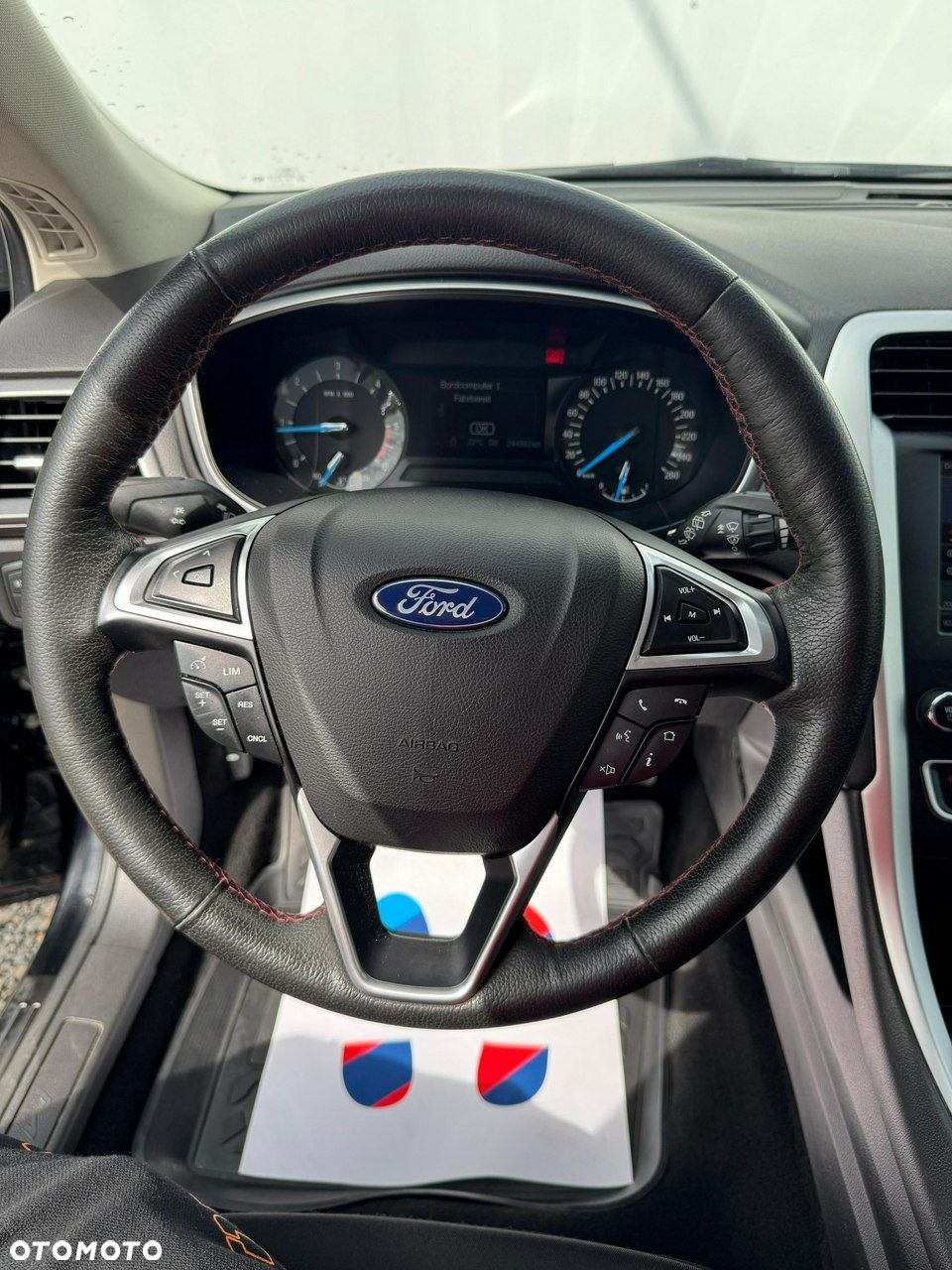 Ford Mondeo - 22