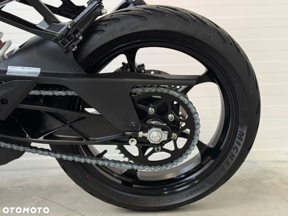 KTM RC 125 - 33