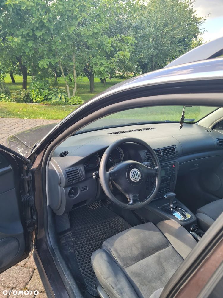 Volkswagen Passat 1.9 TDI Highline Tiptr - 8