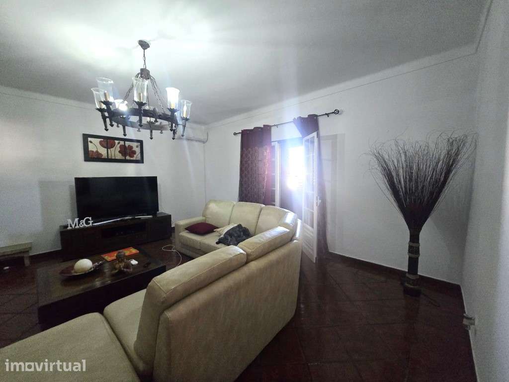 Moradia Isolada, T5, com garagem, na Vila de Redondo - Grande imagem: 3/26