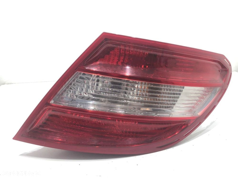 LAMPA PRAWY TYŁ  MERCEDES-BENZ KLASA C (W204) 2007 - 2015 C 200 Kompressor (204.041) 135 kW [184 - 1