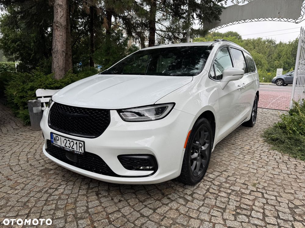 Chrysler Pacifica - 1