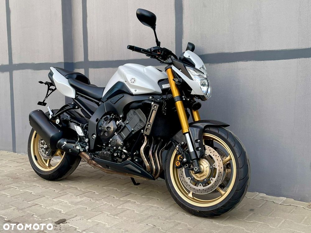 Yamaha FZ8 - 1