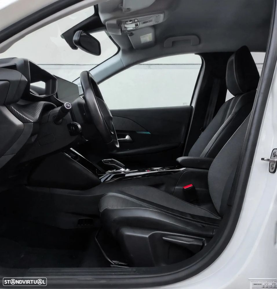 Peugeot e-208 Allure - 21