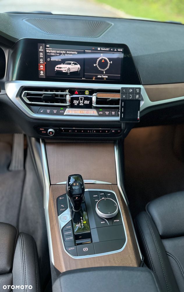 BMW Seria 3 330i - 26