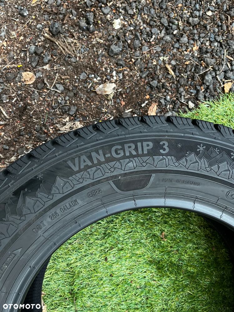 215/65R 16C Semperit Van-Grip3  2 x 95% bieżnik - 10