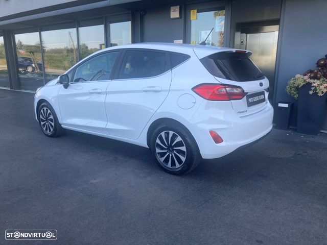 Ford Fiesta 1.0 EcoBoost Hybrid S&S TITANIUM - 6