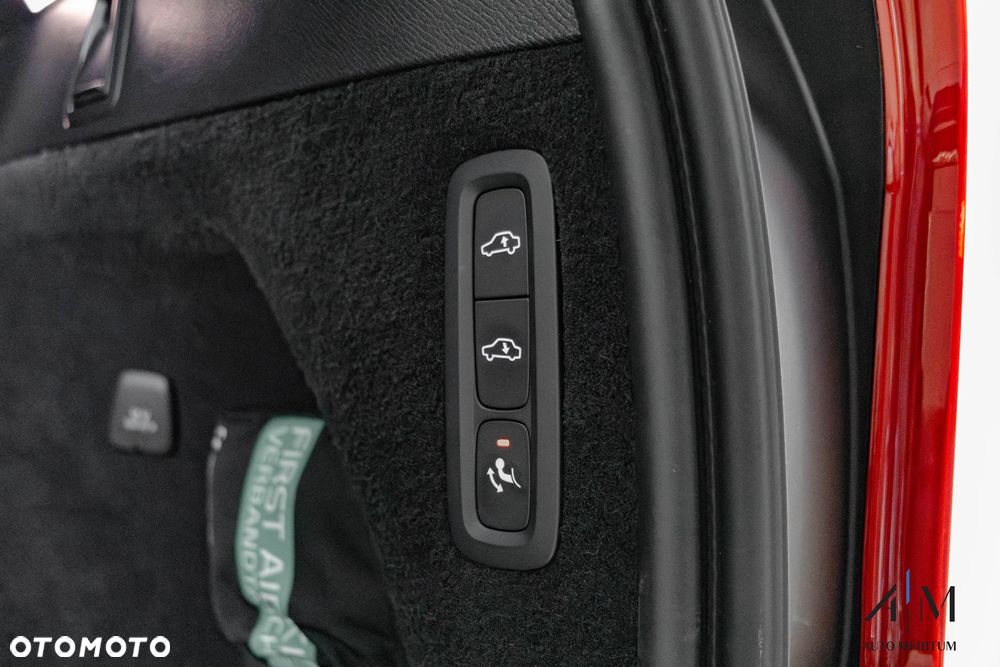 Volvo XC 90 B5 D AWD Ultimate Dark - 30