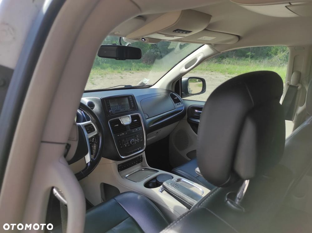 Lancia Voyager 2.8CRD Gold - 25